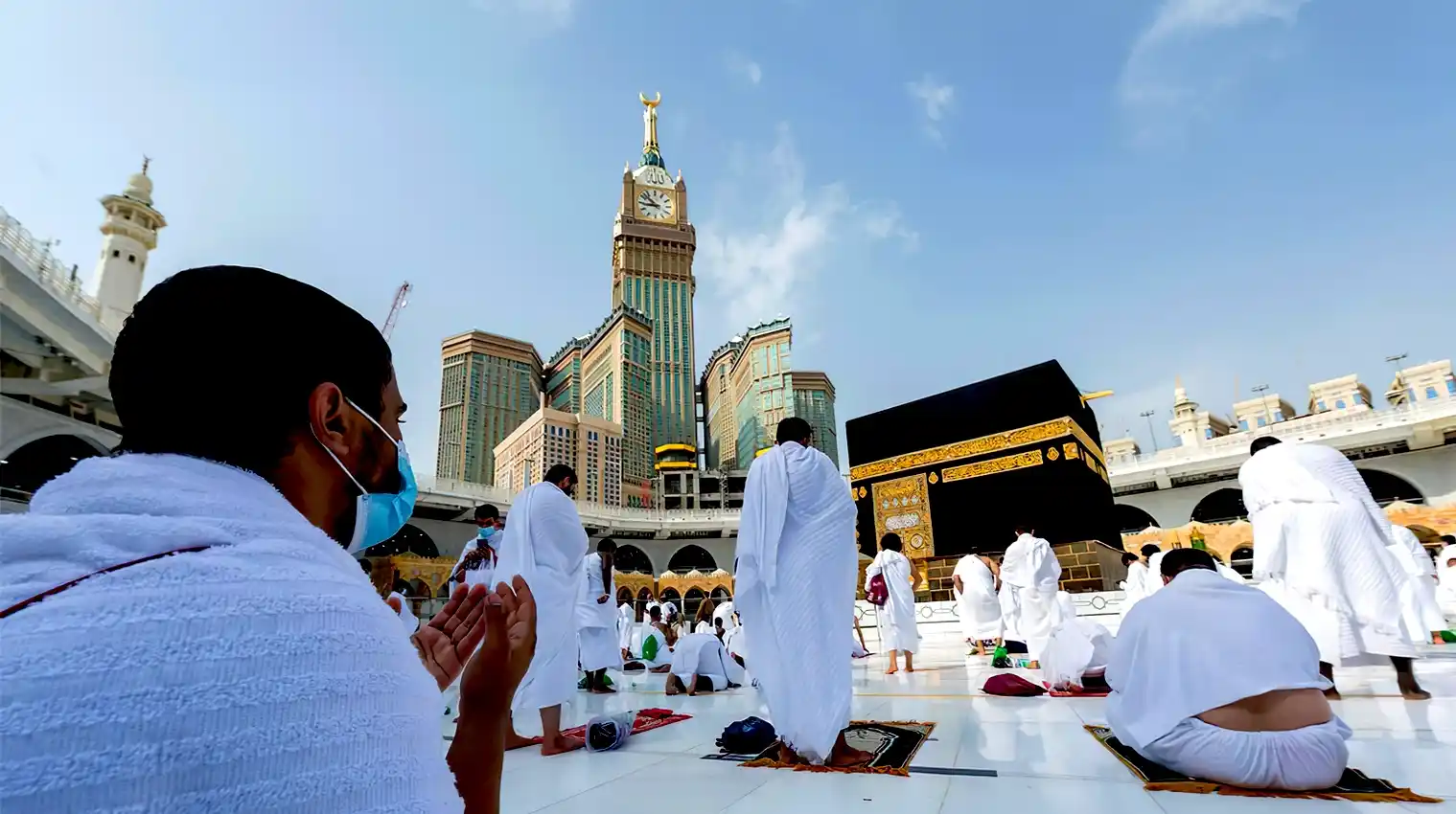 Pilgrims performing tawaf around the Kaaba in Makkah